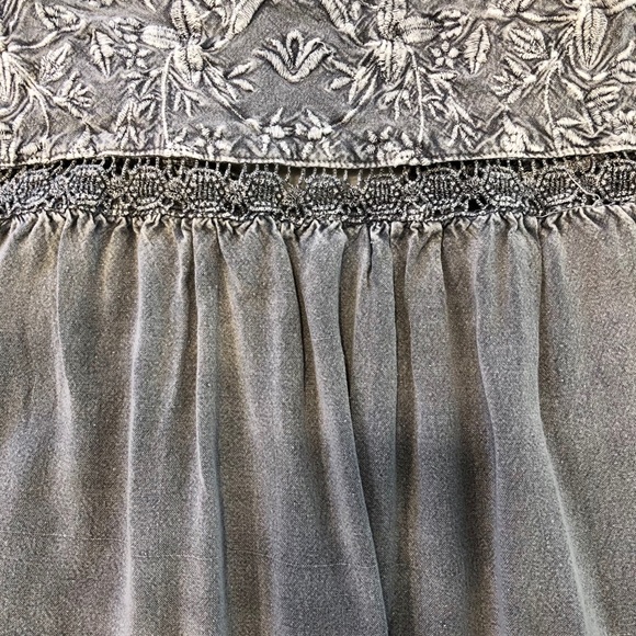 Solitaire Women’s Shirt Size: Small (S) Color: Gray - Picture 5 of 5